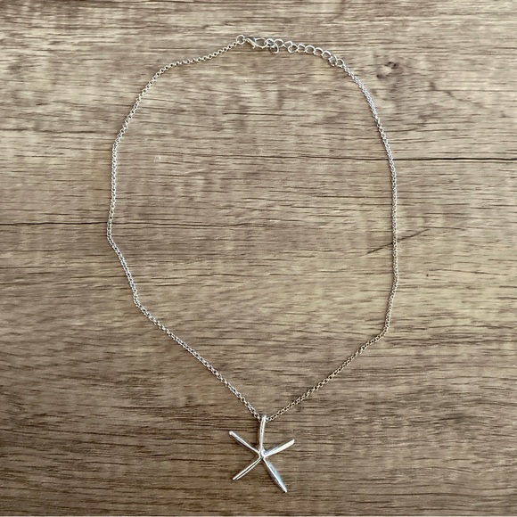 Starfish Pendant Necklace Silvertone 18" - Picture 3 of 8